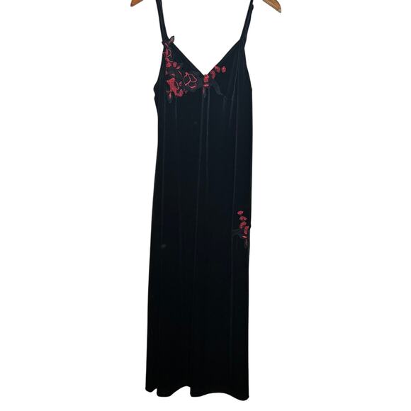Delicates Black Velvet Slip Dress L Floral Embroidered Maxi Soft Goth Y2K - Picture 1 of 10